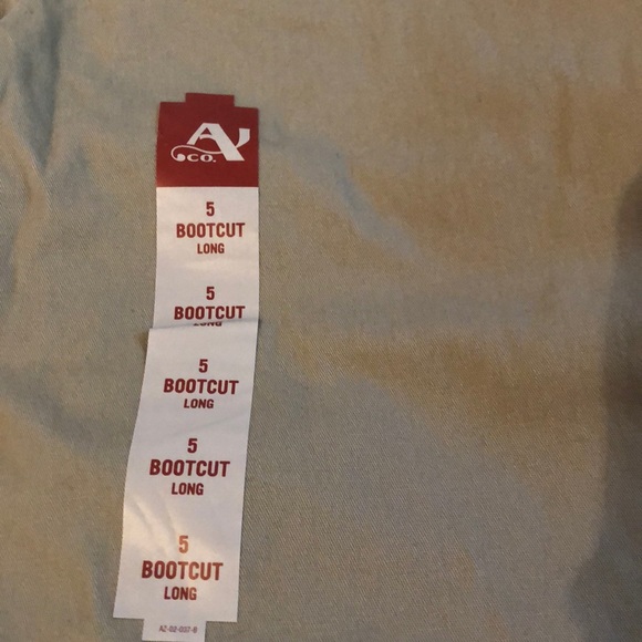 Arizona Jean Co. Junior Bootcut Khakis. 5 Long NWT - Picture 4 of 4